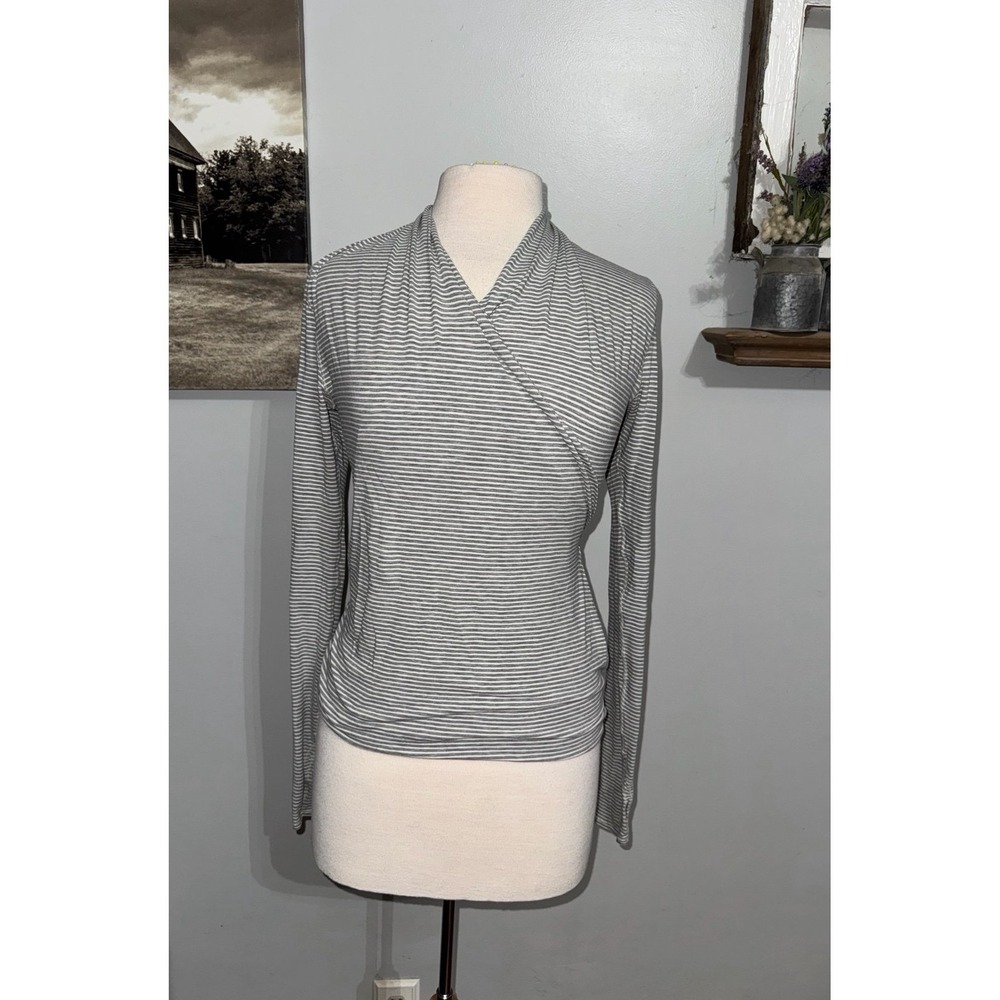 Lemon twist wrap top gray white stripe long sleeves cross front thumb holes 4-6